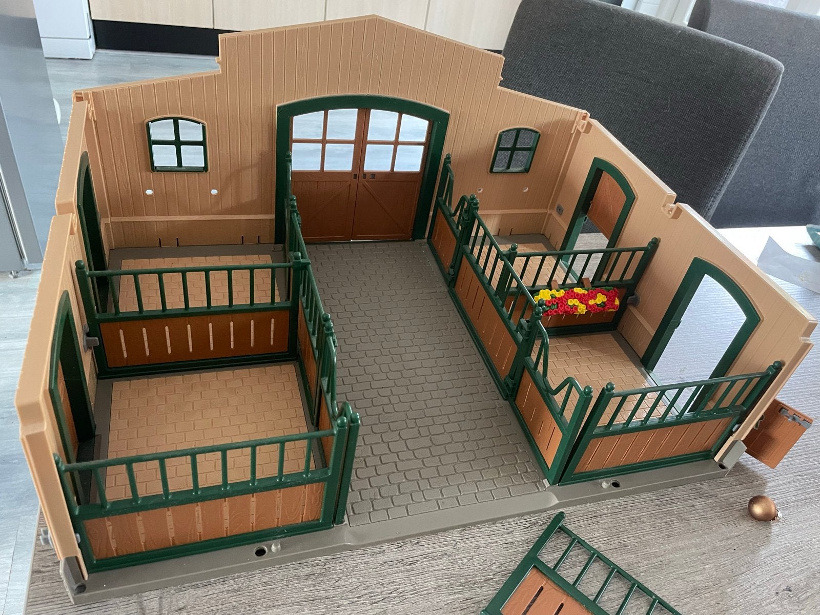 Schleich Paardenstal met accessoires en paarden, Ophalen, Zo goed als nieuw, Jongen of Meisje