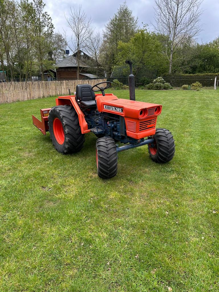 Kubota L185 MARGE trekker met kenteken en grondbak! tractor, Zakelijke goederen, Agrarisch | Onderdelen | Banden, Velgen en Assen