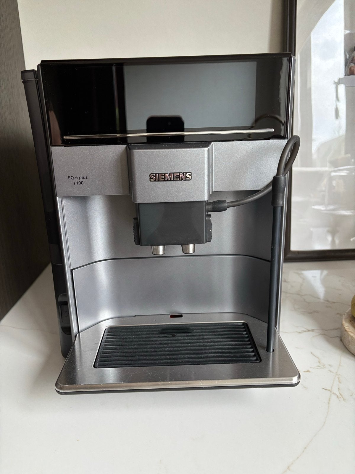 Siemens EQ.6 plus s100 volautomatische koffiemachine, Witgoed en Apparatuur, Koffiezetapparaten, Ophalen, 10 kopjes of meer, Koffiebonen