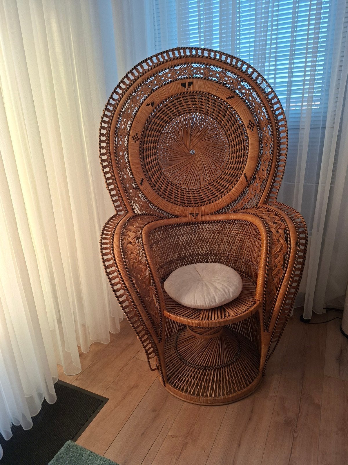 Prachtige rotan pauwenstoel - Vintage design, Huis en Inrichting, Bruin, Riet of Rotan, Ophalen of Verzenden, Zo goed als nieuw