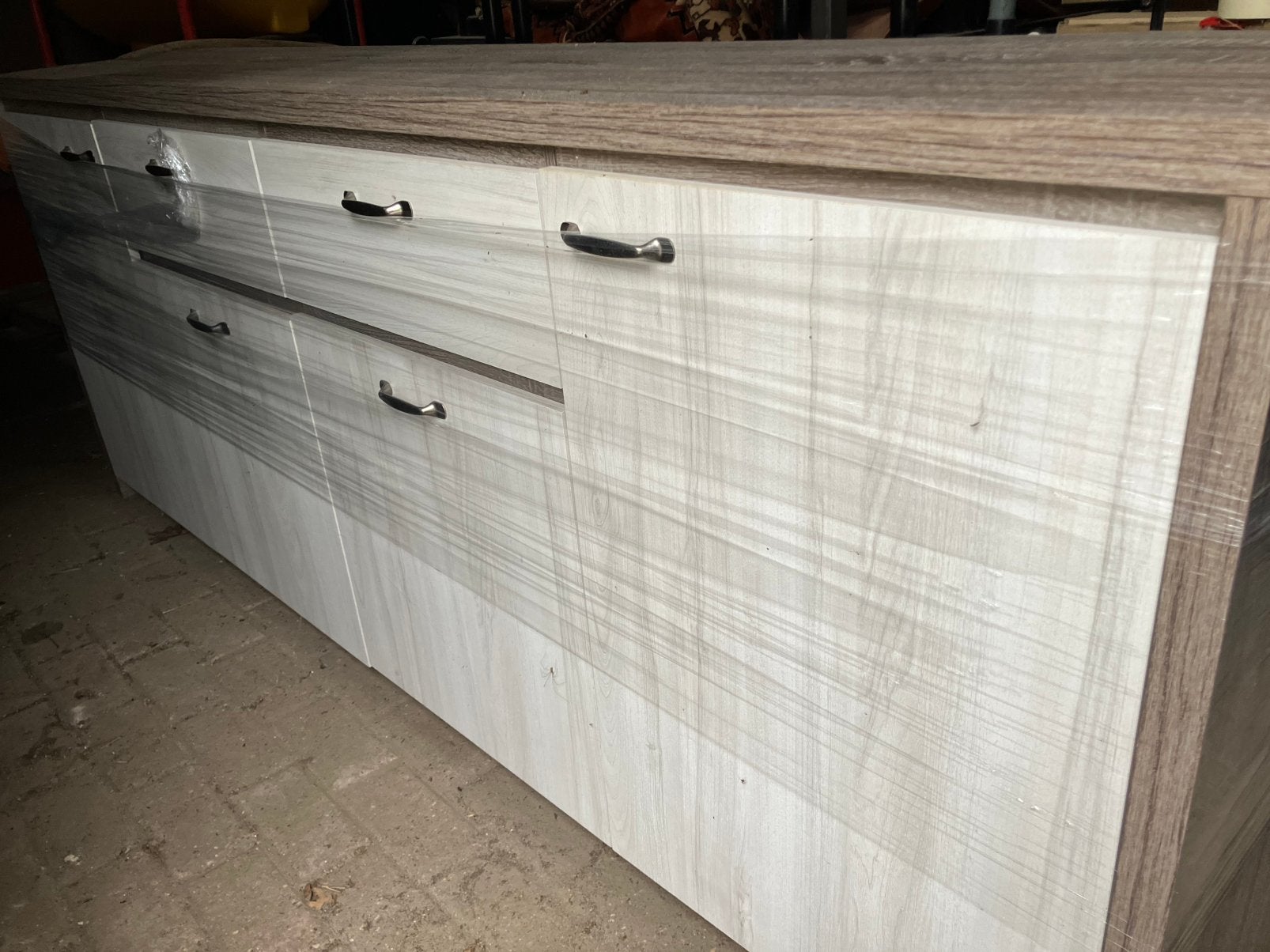 Dressoir met witte deurtjes en grijs/bruin., Ophalen, Gebruikt, 200 cm of meer, Met lade(s)