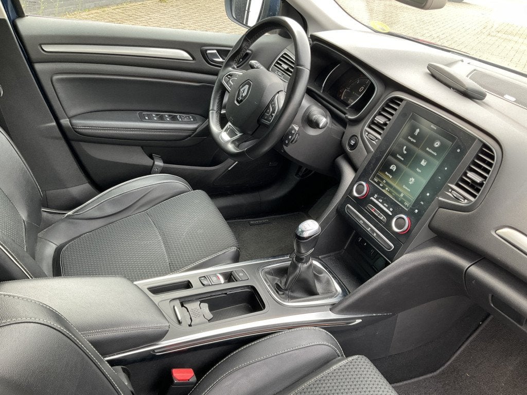 Renault Mégane Estate 1.3 TCe Bose FullNAvi Camera Trekhaak, Auto's, Voorwielaandrijving, Parkeersensor, Gebruikt, 4 cilinders