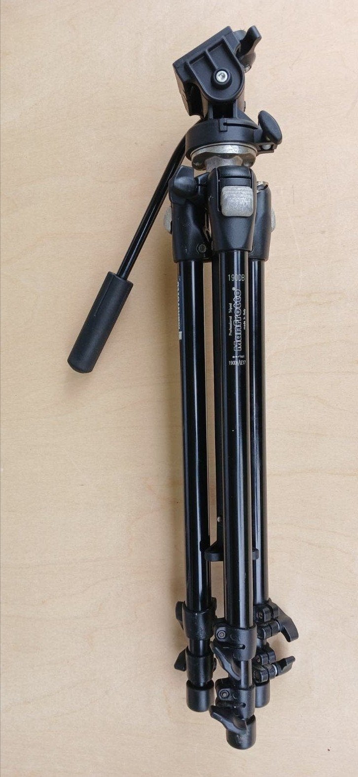 Manfrotto 190DB met Manfrotto 200 video kop, Audio, Tv en Foto, Fotografie | Statieven en Balhoofden, Gebruikt, 150 tot 175 cm