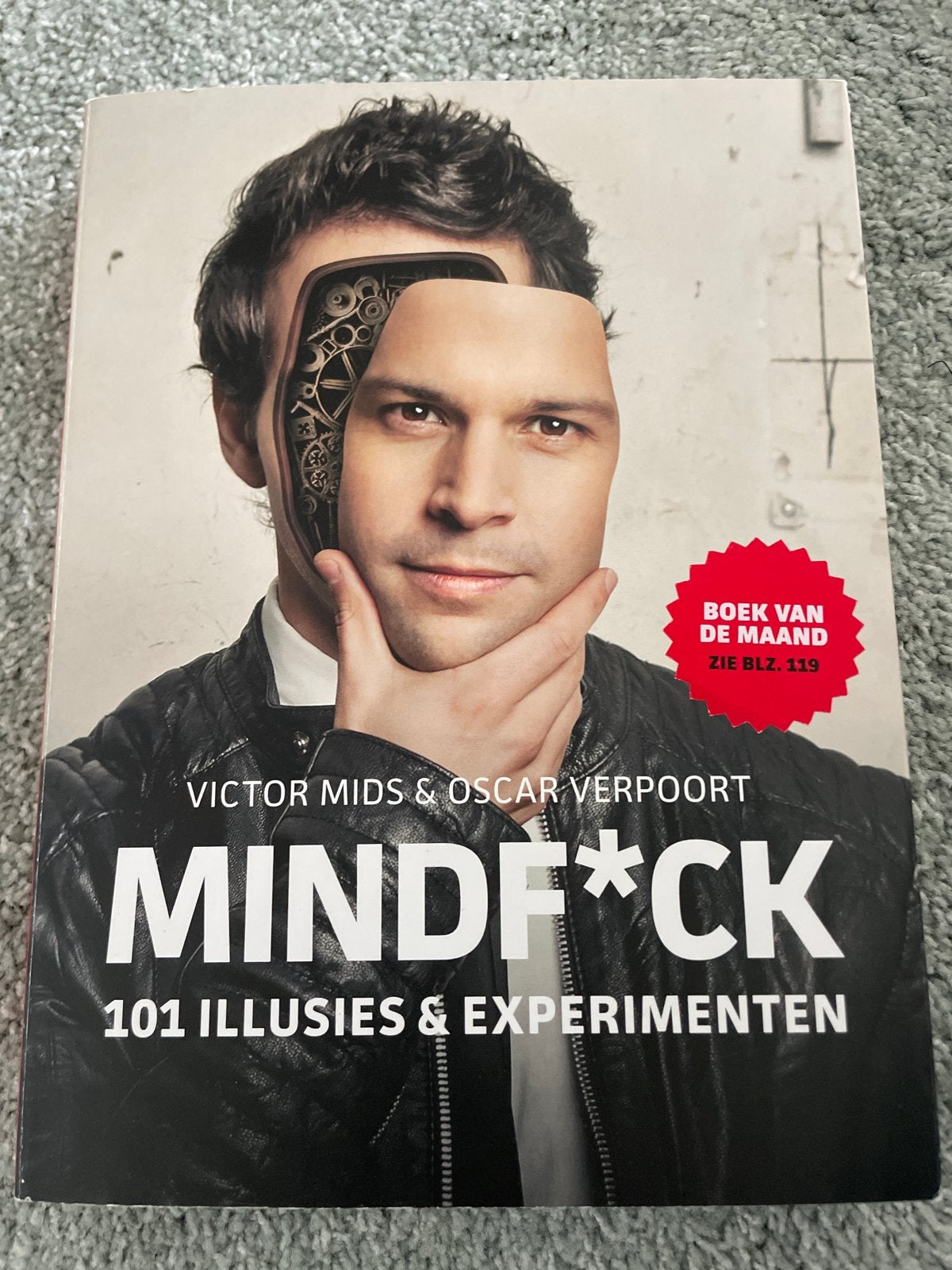 Mindf*ck: 101 illusies & experimenten - Victor Mids, Boeken, Ophalen of Verzenden, Zo goed als nieuw, Nederland