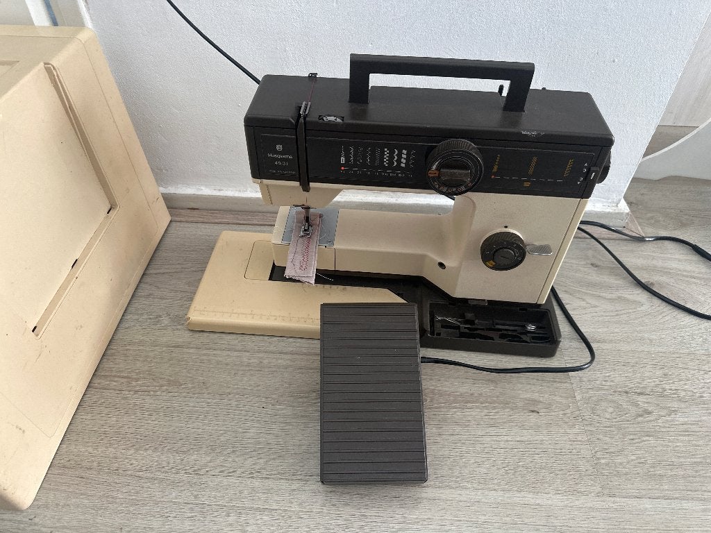 Naaimachine Husqvarna 4531, Antiek en Kunst, Ophalen of Verzenden