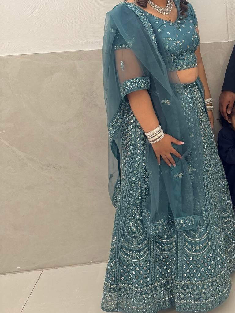 Prachtige Indiase Lehenga Set - Zeegroen met Borduurwerk, Maat 38/40 (M), Overige typen, Ophalen of Verzenden, Zo goed als nieuw