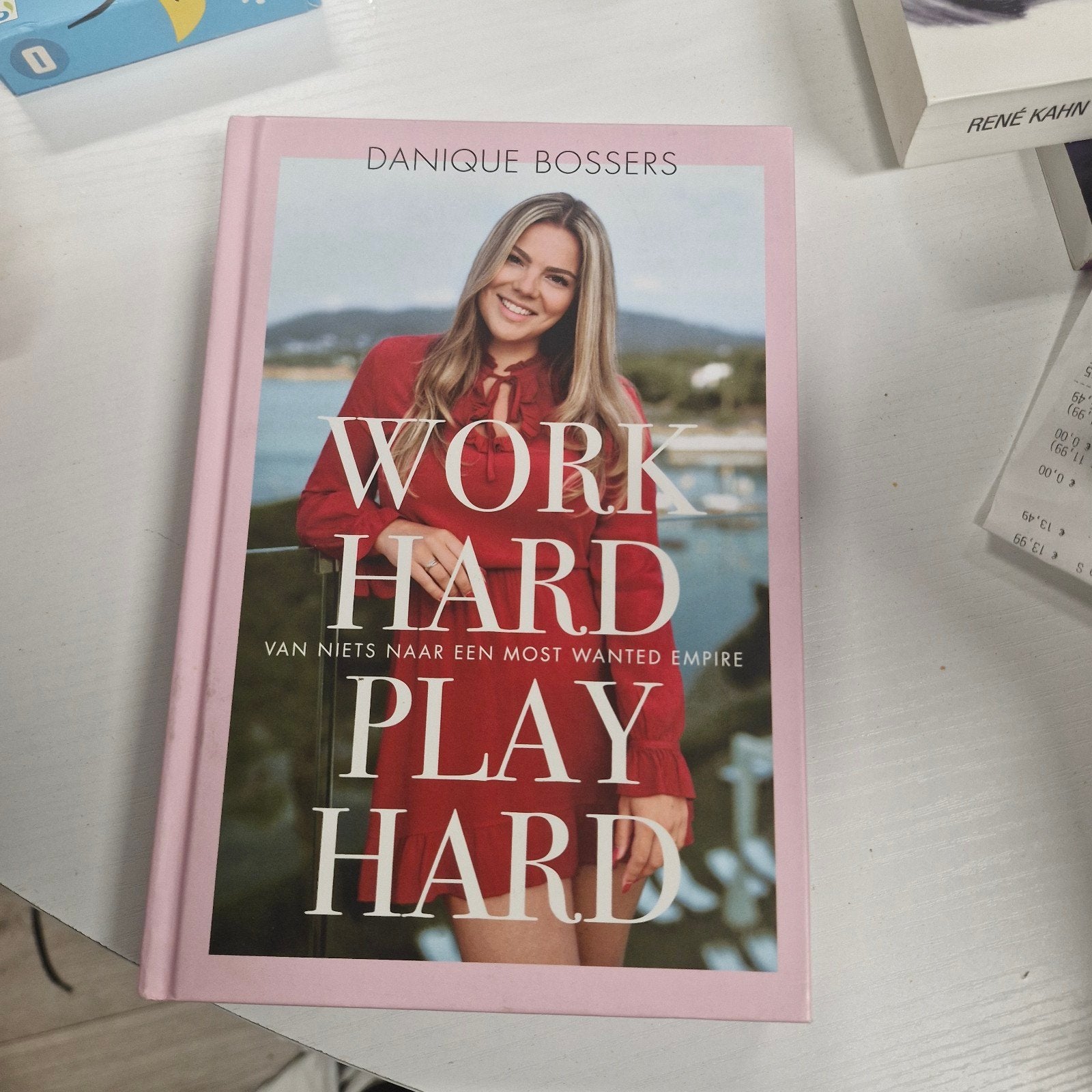 Work Hard Play Hard - Danique Bossers (Zo goed als nieuw), Ophalen of Verzenden, Zo goed als nieuw, Danique Bossers