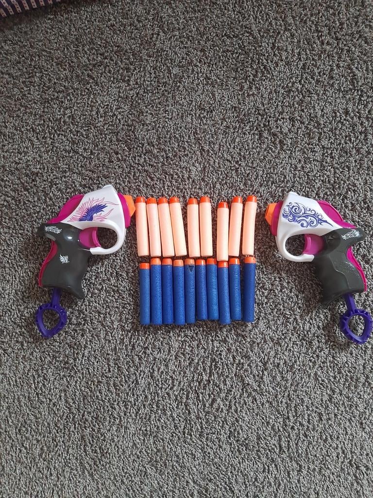 NERF REBELLE 2 STUKS MET PIJLEN, Kinderen en Baby's, Speelgoed | Buiten | Actiespeelgoed, Ophalen of Verzenden
