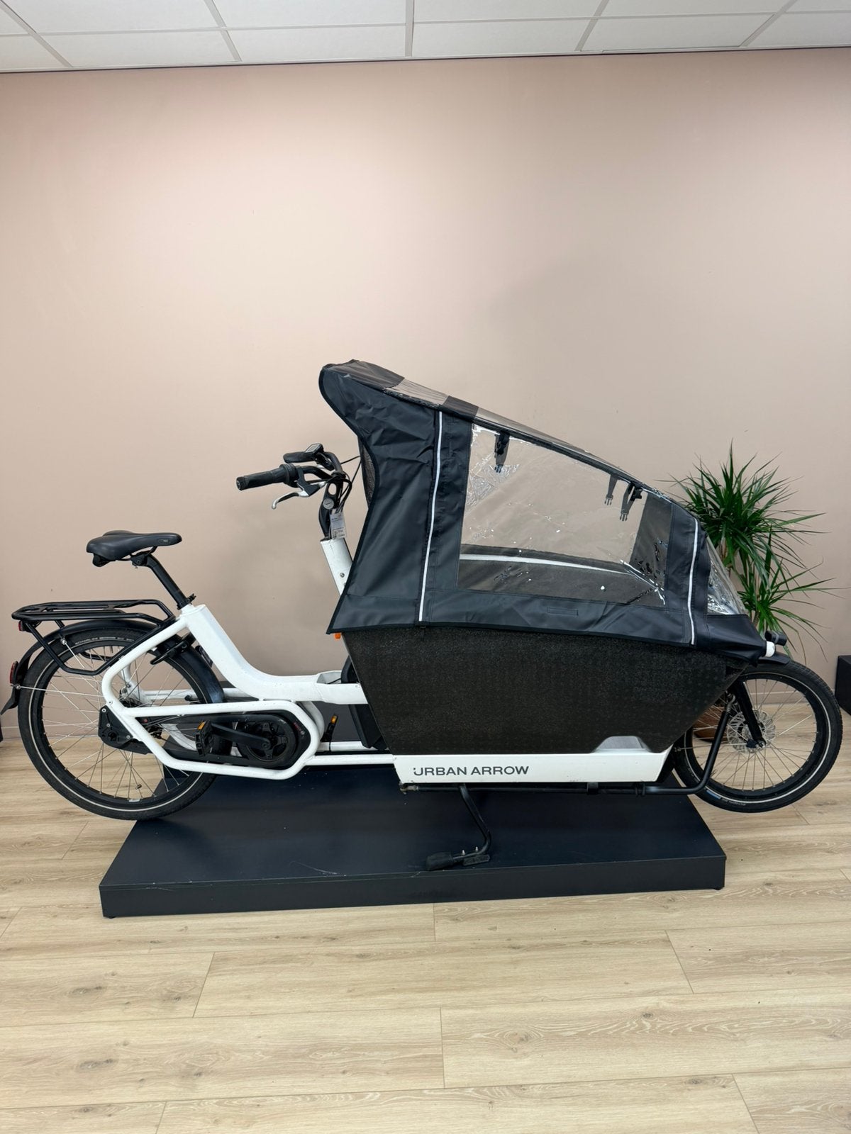 Urban arrow family/ bosch active plus/ 500wh/ regentent/, Ophalen, Zo goed als nieuw