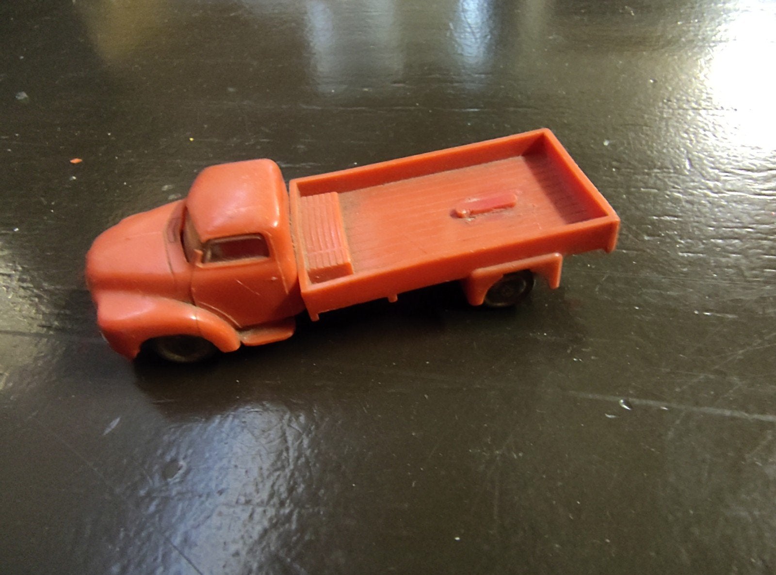 Vintage LEGO Bedford Flatbed Vrachtwagen (1:87) 60er jaren, Ophalen of Verzenden, Gebruikt, Bus of Vrachtwagen, Overige merken