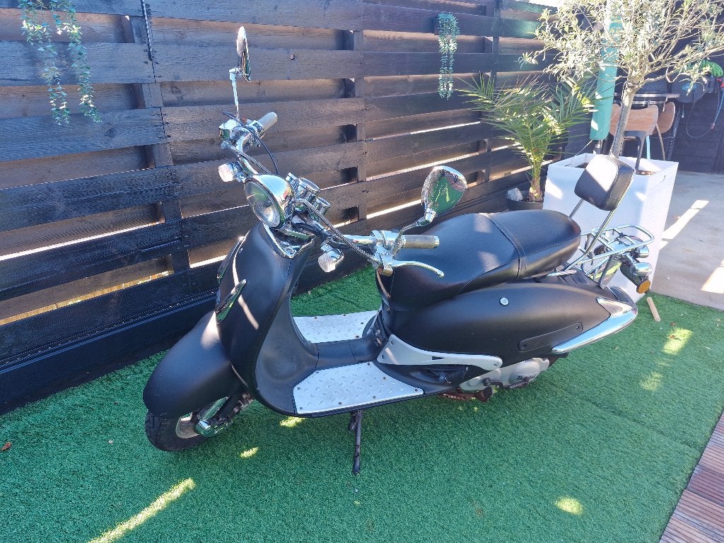 Goed onderhouden scooter, Gebruikt, Maximaal 45 km/u, Benzine, 50 cc
