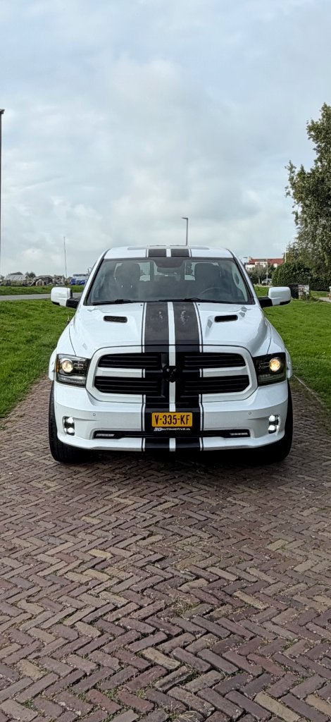 Dodge RAM 1500 HEMI 5.7 ZEER LAGE BIJTELLING!!, Automaat, Dealer onderhouden, 5654 cc, Wit