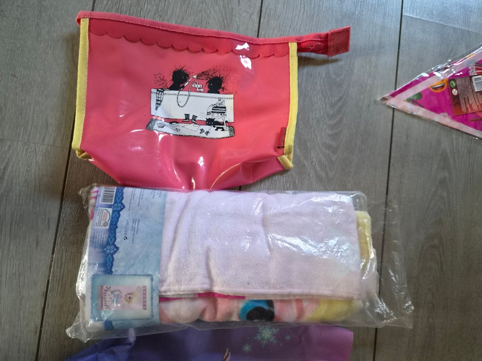 Hello Kitty The Game & Clementoni Hello Kitty 2 in 1, Ophalen of Verzenden, Gebruikt, Bouwen