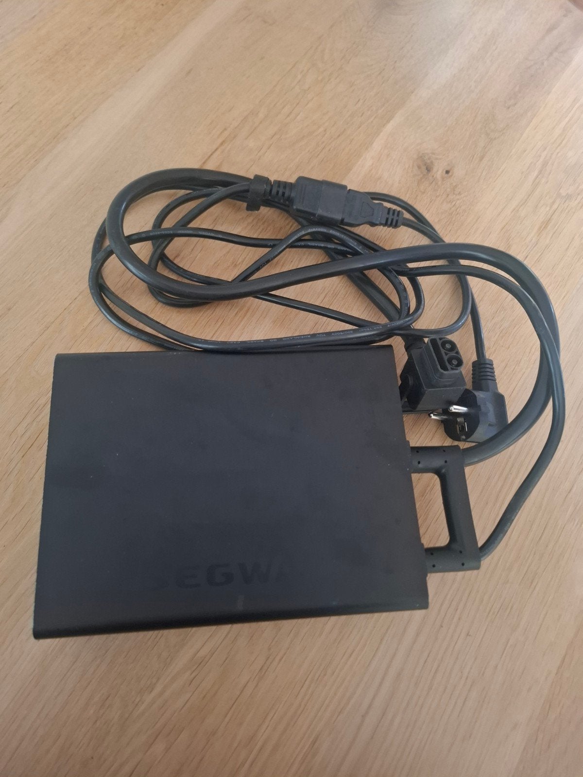 Segway acculader E150s, E300SE, E250S, Ophalen of Verzenden, Gebruikt, Overige typen, Overige merken
