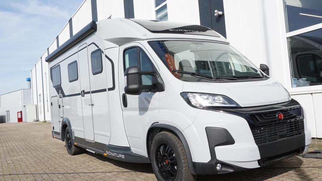 Bürstner Signature SFT 7.0 180 PK - 4500 kg Automaa, Caravans en Kamperen, Campers, Automaat, Hordeur, Ringverwarming, Fiat