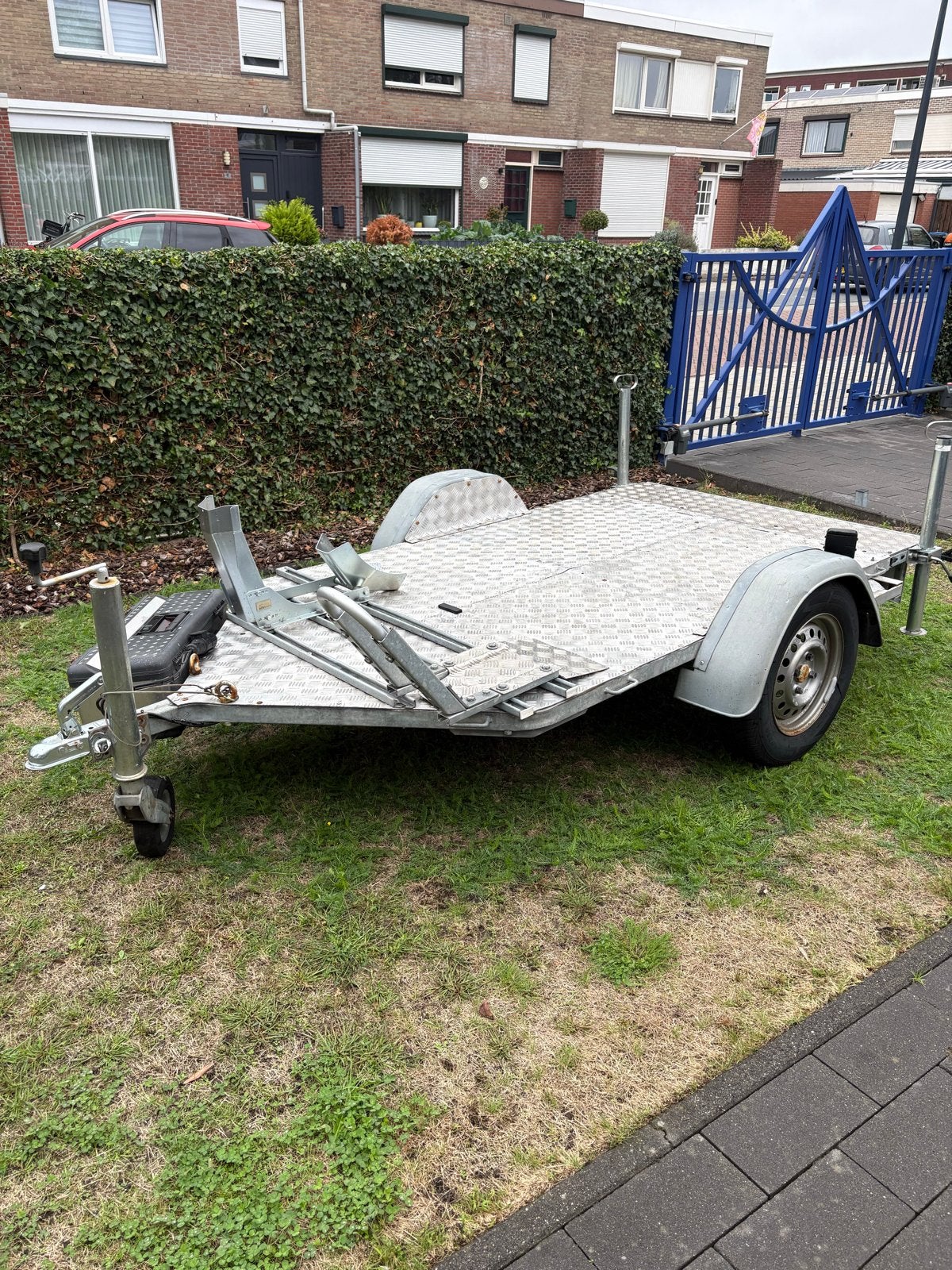 Motorfietsaanhanger met oprijplaat en gereedschapskist, Ophalen, Gebruikt