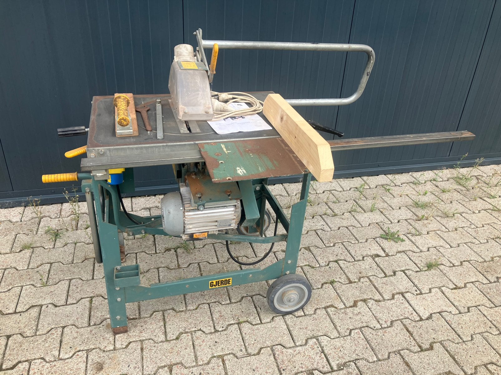 Gjerde bouwzaag 1203 230 volt, Doe-het-zelf en Verbouw, Gereedschap | Zaagmachines, Ophalen, Gebruikt, Cirkelzaag, 70 mm of meer