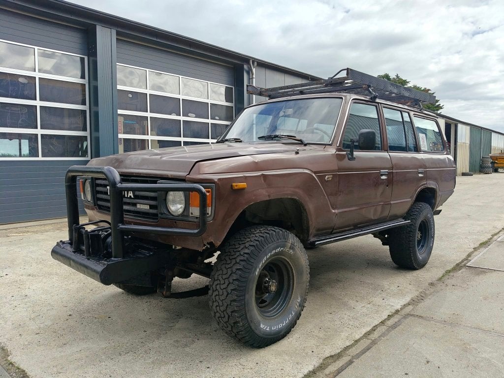 Toyota Landcruiser HJ60 1981 offroad