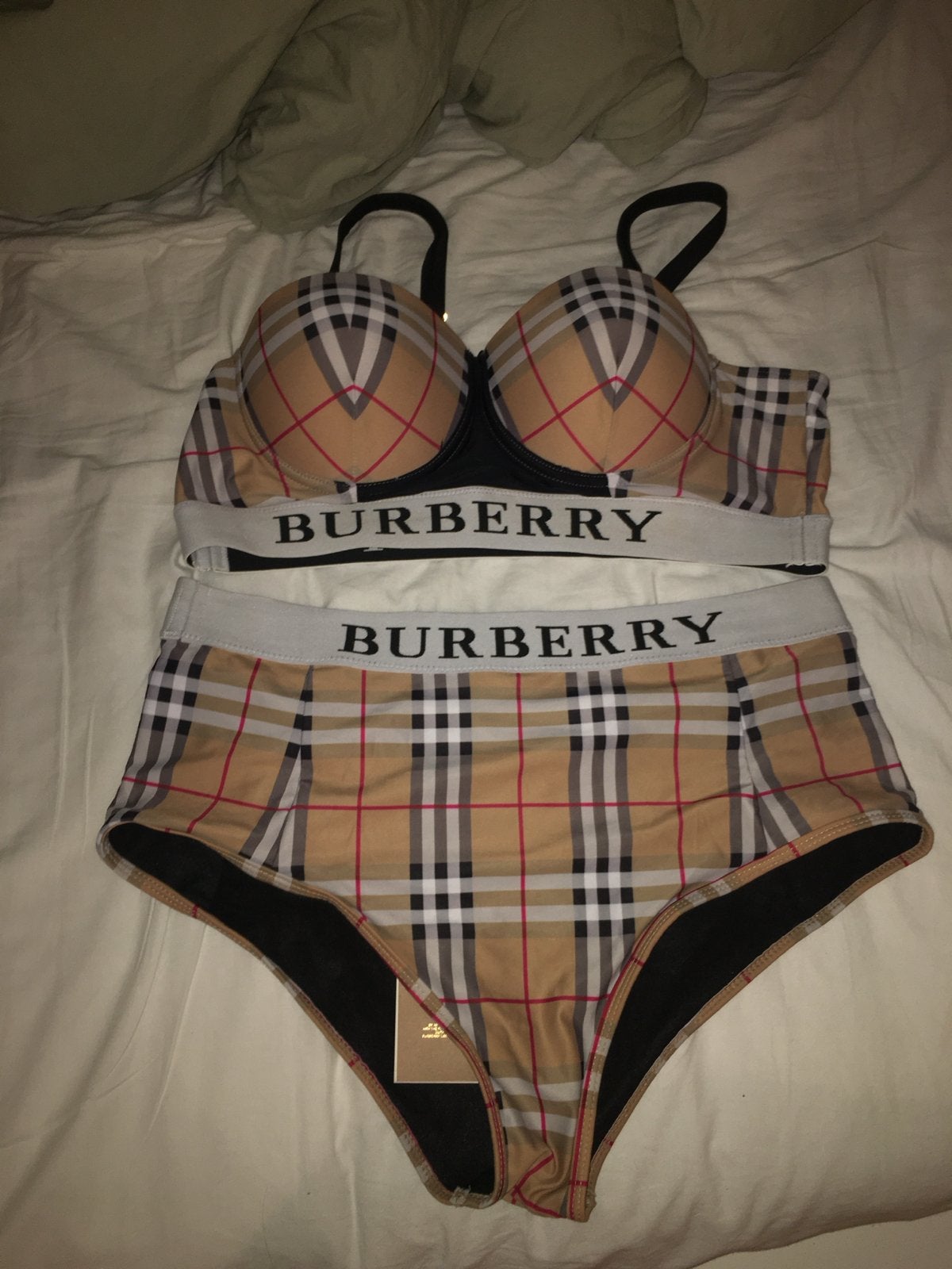 Burberry bikini - Top en broekje, Ophalen of Verzenden, Meerkleurig