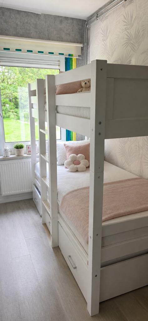Wit stapelbed met matrassen en opberglades, Huis en Inrichting, Slaapkamer | Stapelbedden en Hoogslapers, Gebruikt, 90 cm, 160 tot 180 cm
