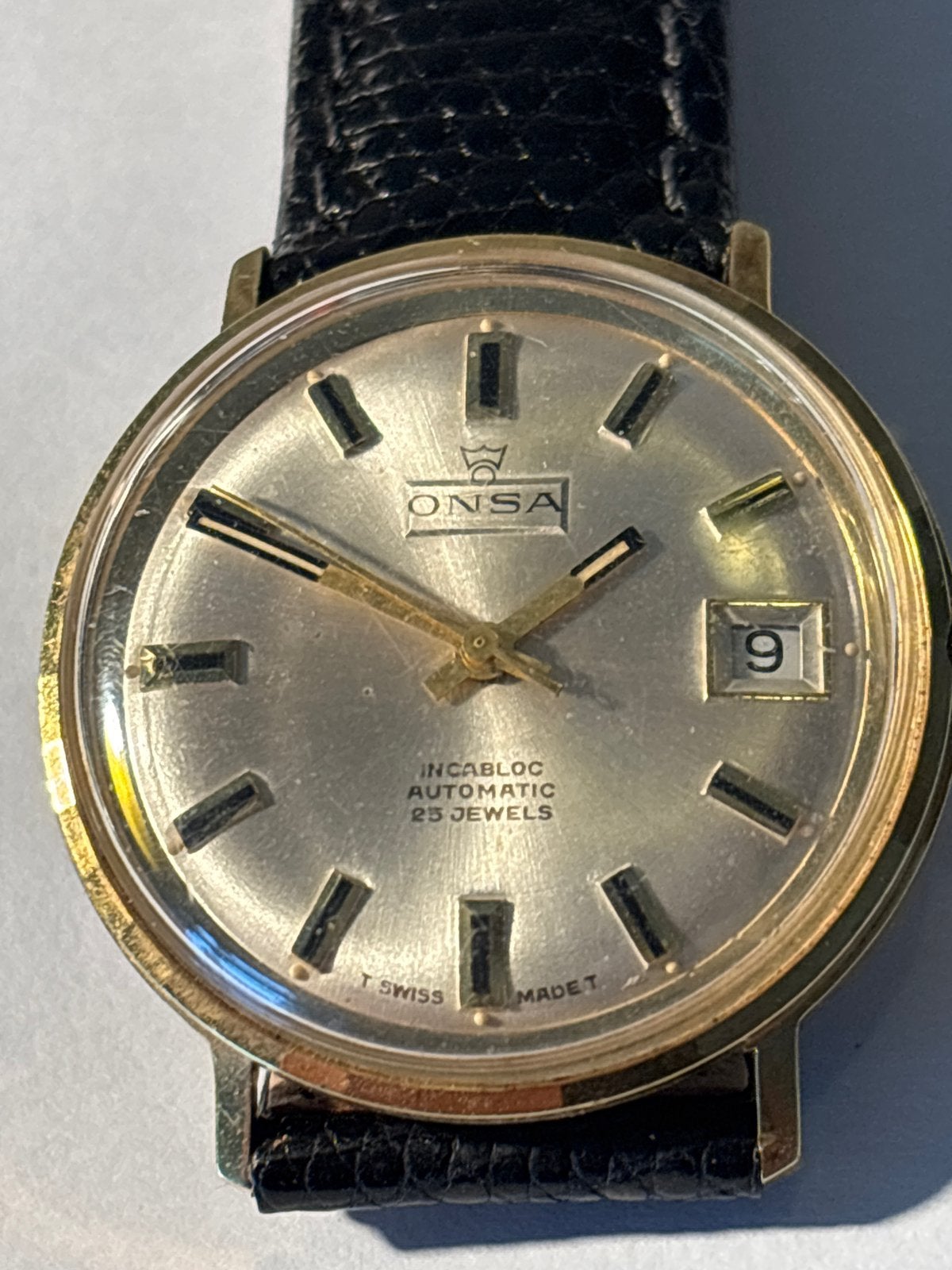 Onsa goudkleurig heren horloge, gratis verzending., Verzenden, Zo goed als nieuw