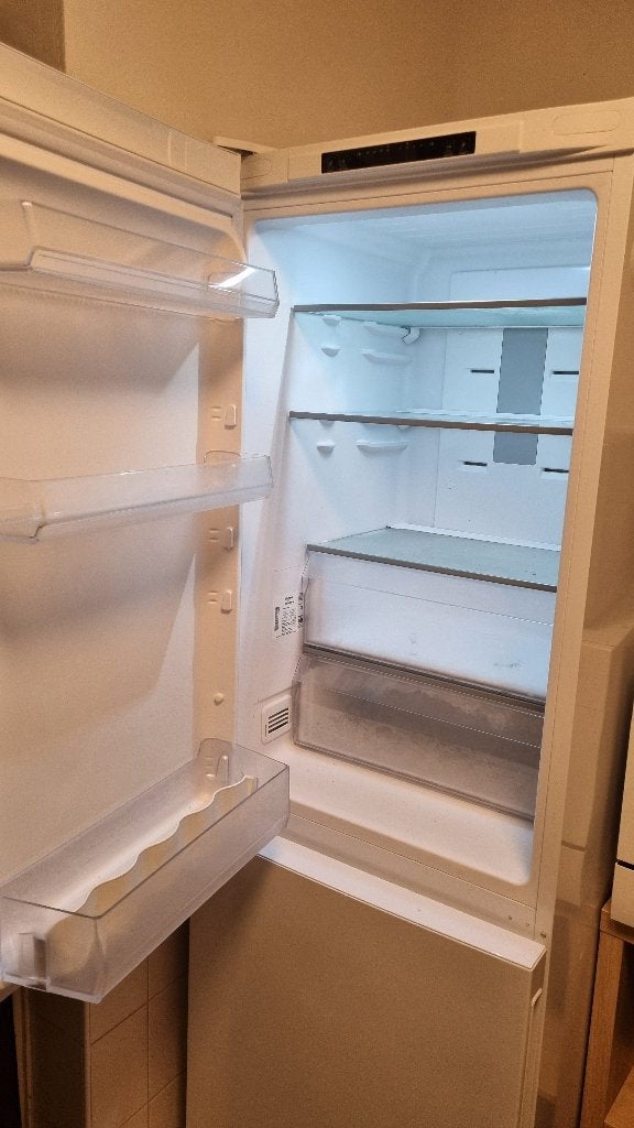 Vrijstaande Whirlpool koel-/vriescombi zoekt nieuw huisje!, Witgoed en Apparatuur, Koelkasten en IJskasten, Gebruikt, Met vriesvak
