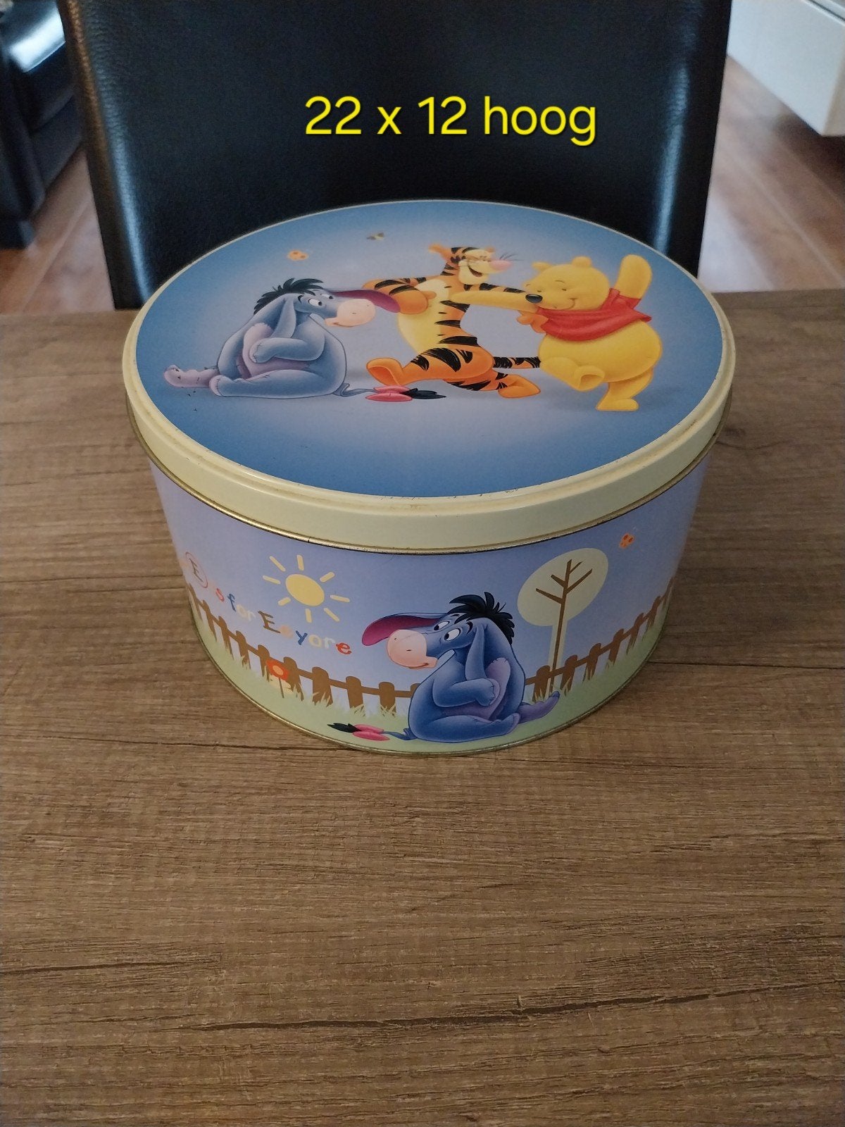 Grote ronde disney winnie the Pooh koektrommel koek trommel, Ophalen of Verzenden, Winnie de Poeh of vrienden, Zo goed als nieuw