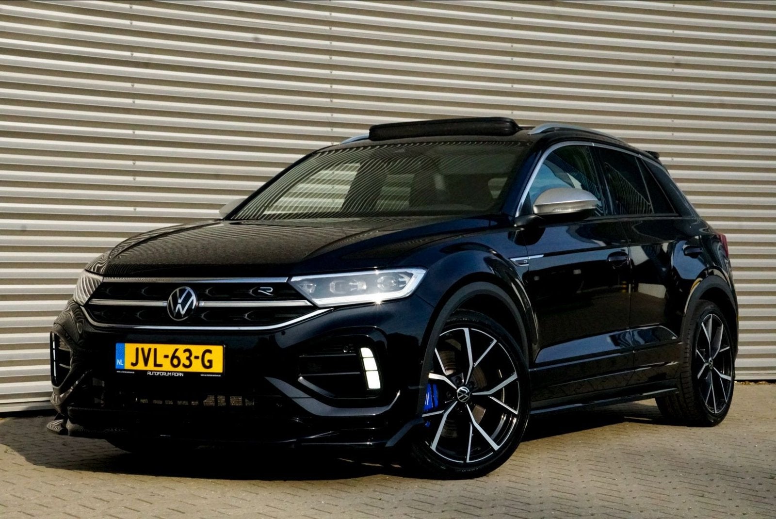 Volkswagen T-ROC R 2.0 TSI Performance | Akrapovic| Pano|ACC, Auto's, Automaat, Zwart, 4 cilinders, 1984 cc
