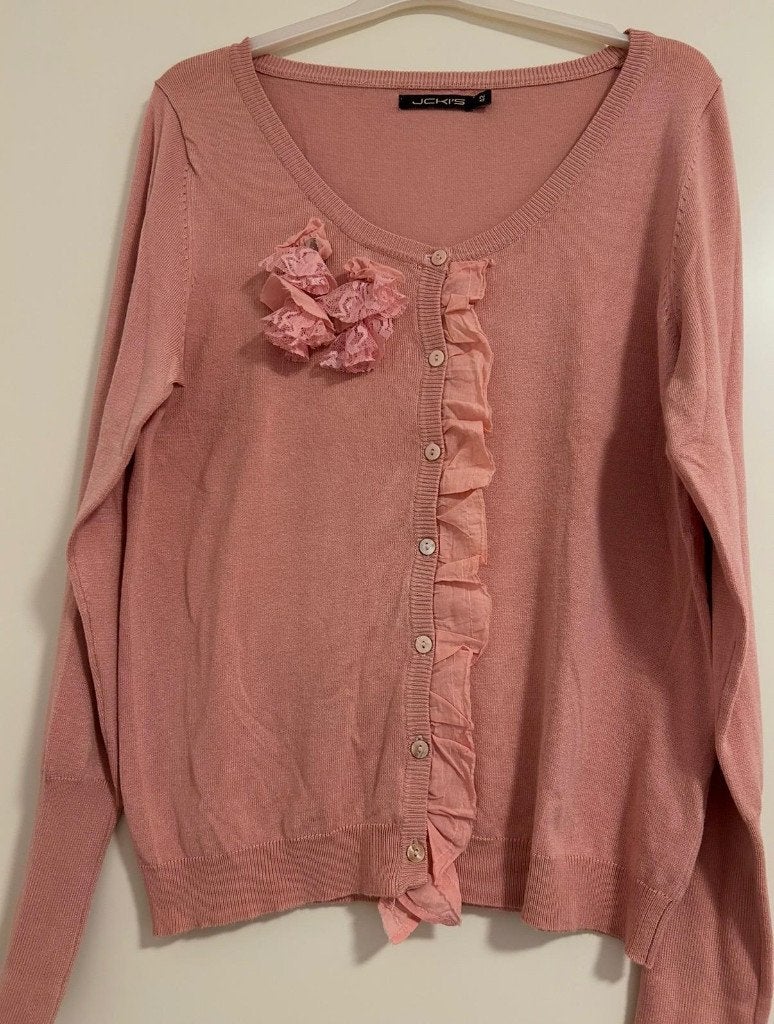 :JCKI’s vestje / cardigan – maat 42 –zachtroze met ruffles, JCKI’s, Maat 42/44 (L), Ophalen of Verzenden, Zo goed als nieuw