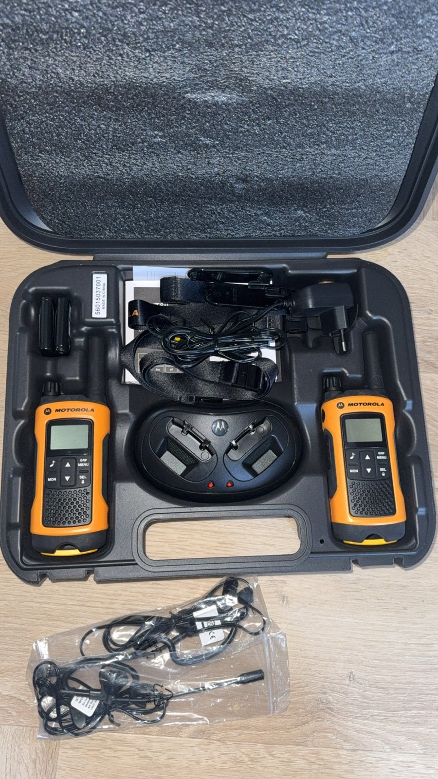 Motorola T80 Extreme Walkie Talkie Set - Zo goed als nieuw, Telecommunicatie, Ophalen, 5 tot 15 km, Zo goed als nieuw, Portofoon of Walkie-talkie