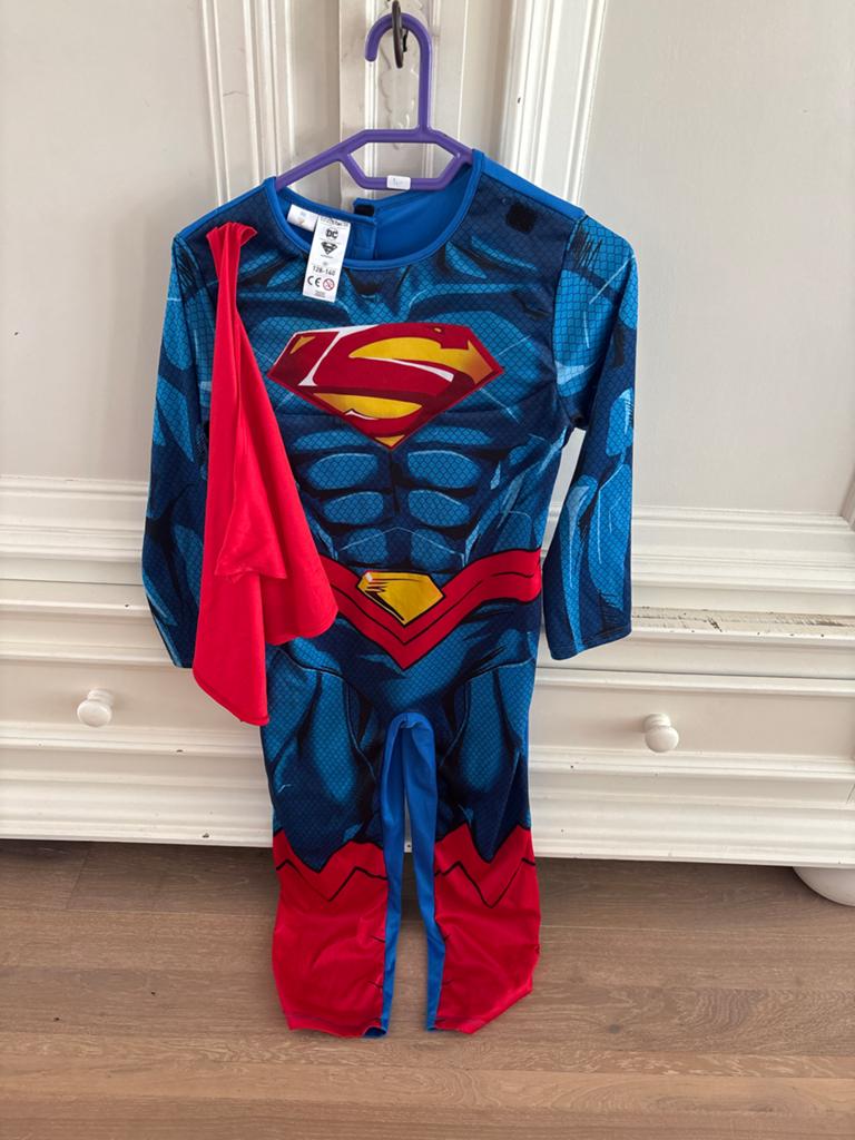 Superman verkleedpakje maat 128-140, zo goed als nieuw, Kinderen en Baby's, Ophalen of Verzenden, Zo goed als nieuw, 122 t/m 128
