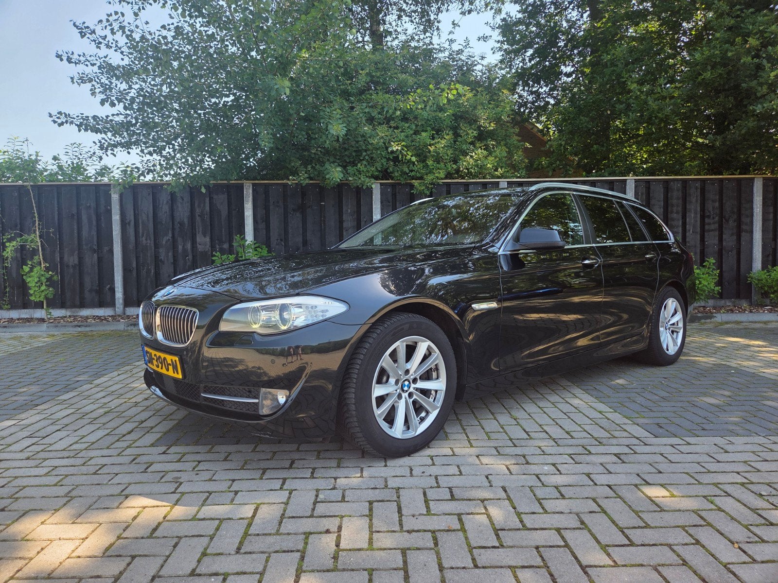BMW 5-Serie 3.0 I 530 200KW Touring AUT 2012 Zwart, Auto's, BMW, Achterwielaandrijving, 2000 kg, Leder, Particulier