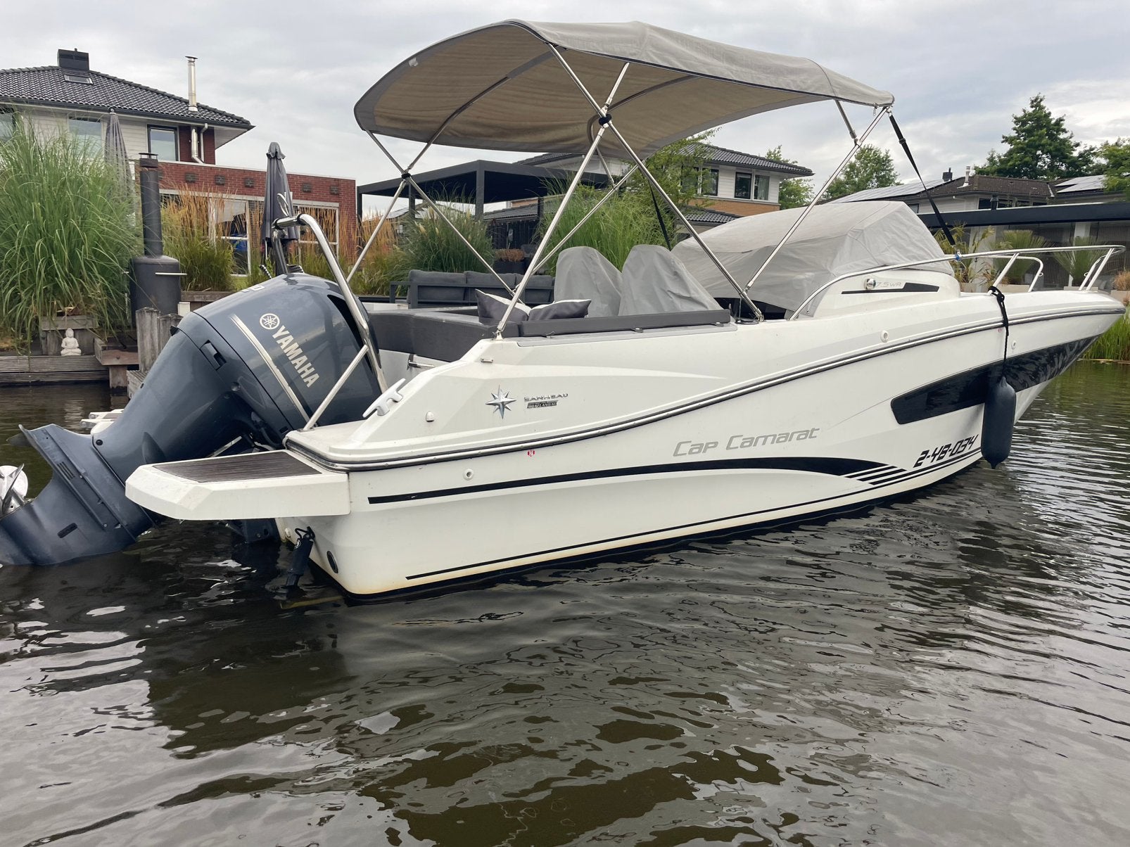 Jeanneau Cap Camarat 7.5 WA-2 + Yamaha F300 BETX, Viertaktmotor, Zo goed als nieuw, 200 pk of meer, Jeanneau