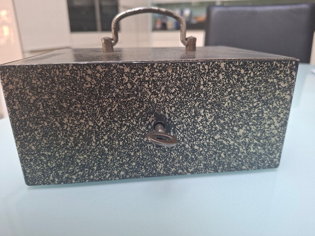 Ouderwets geldkistje vintage, Ophalen of Verzenden