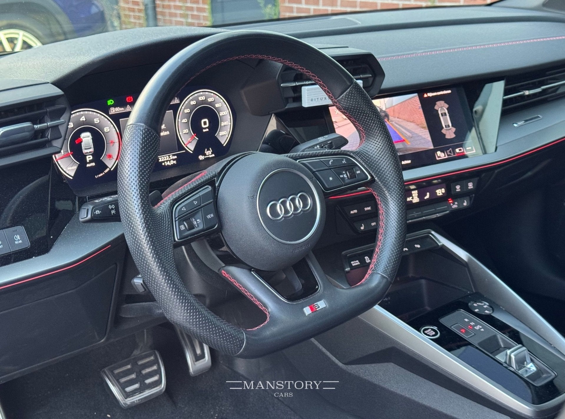Audi A3 Limousine 35 TFSI 3x S-line full option, 4 cilinders, 150 pk, Zwart, Bedrijf