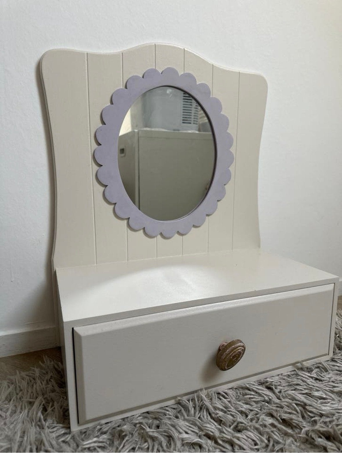 Schattig make-up tafeltje / hoekkastje voor meidenkamer, Minder dan 50 cm, Gebruikt, Ophalen of Verzenden, Minder dan 100 cm