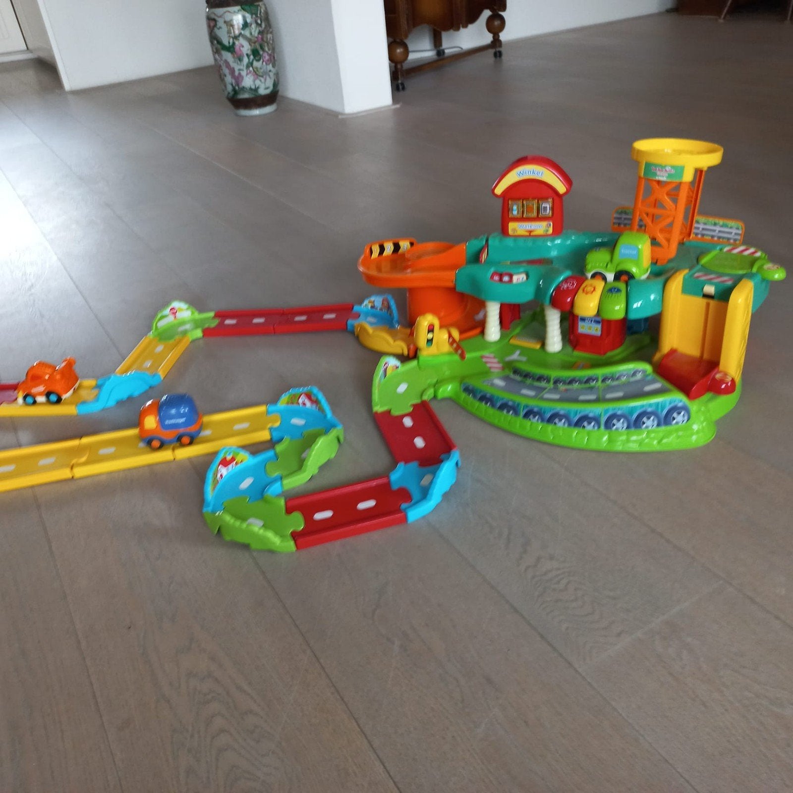 Vtech autogarage met 3 auto's, Ophalen, Gebruikt