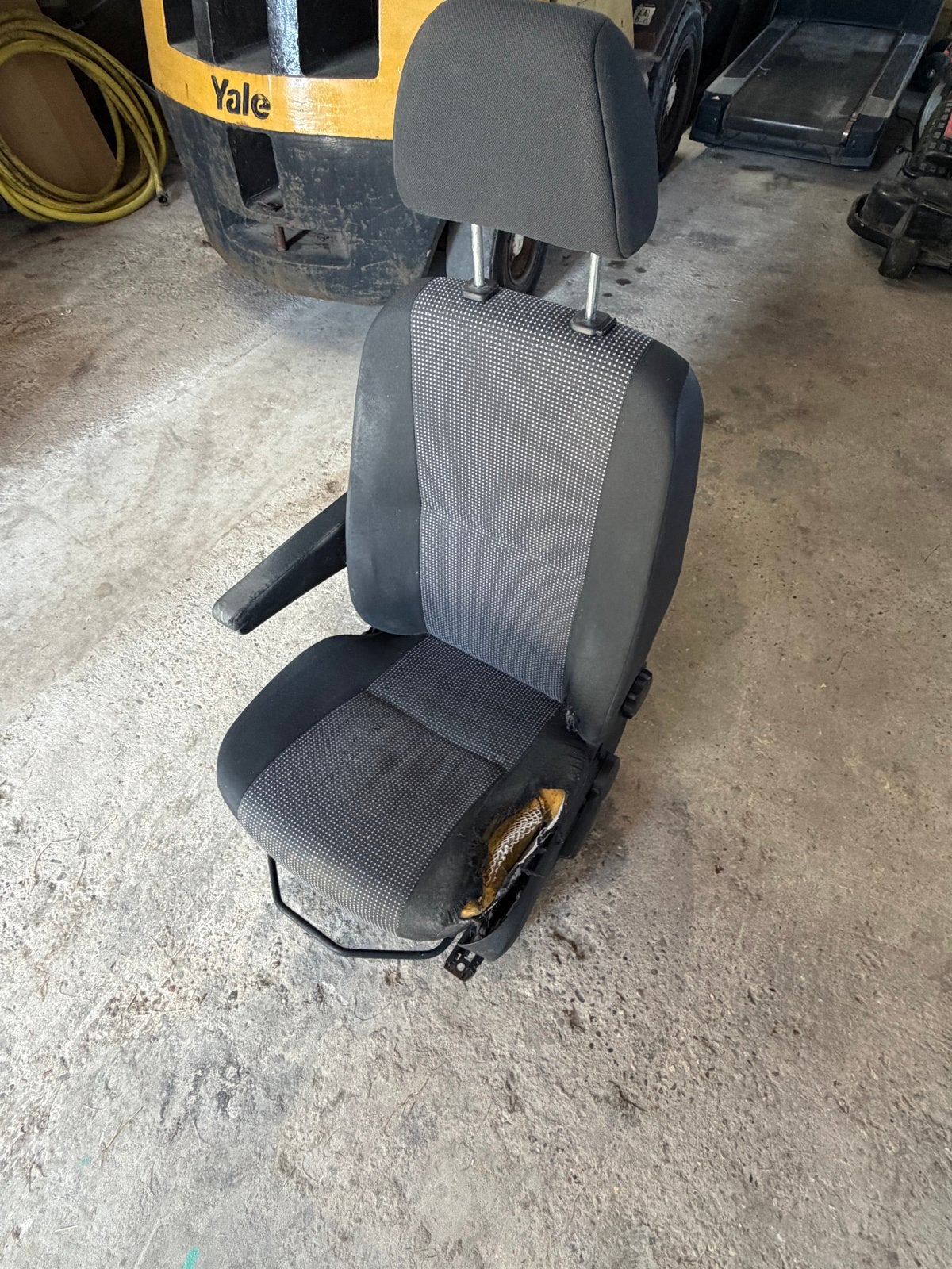 Mercedes Sprinter 2012 Bestuurdersstoel (Gebruikt), Ophalen, Gebruikt, Mercedes-Benz