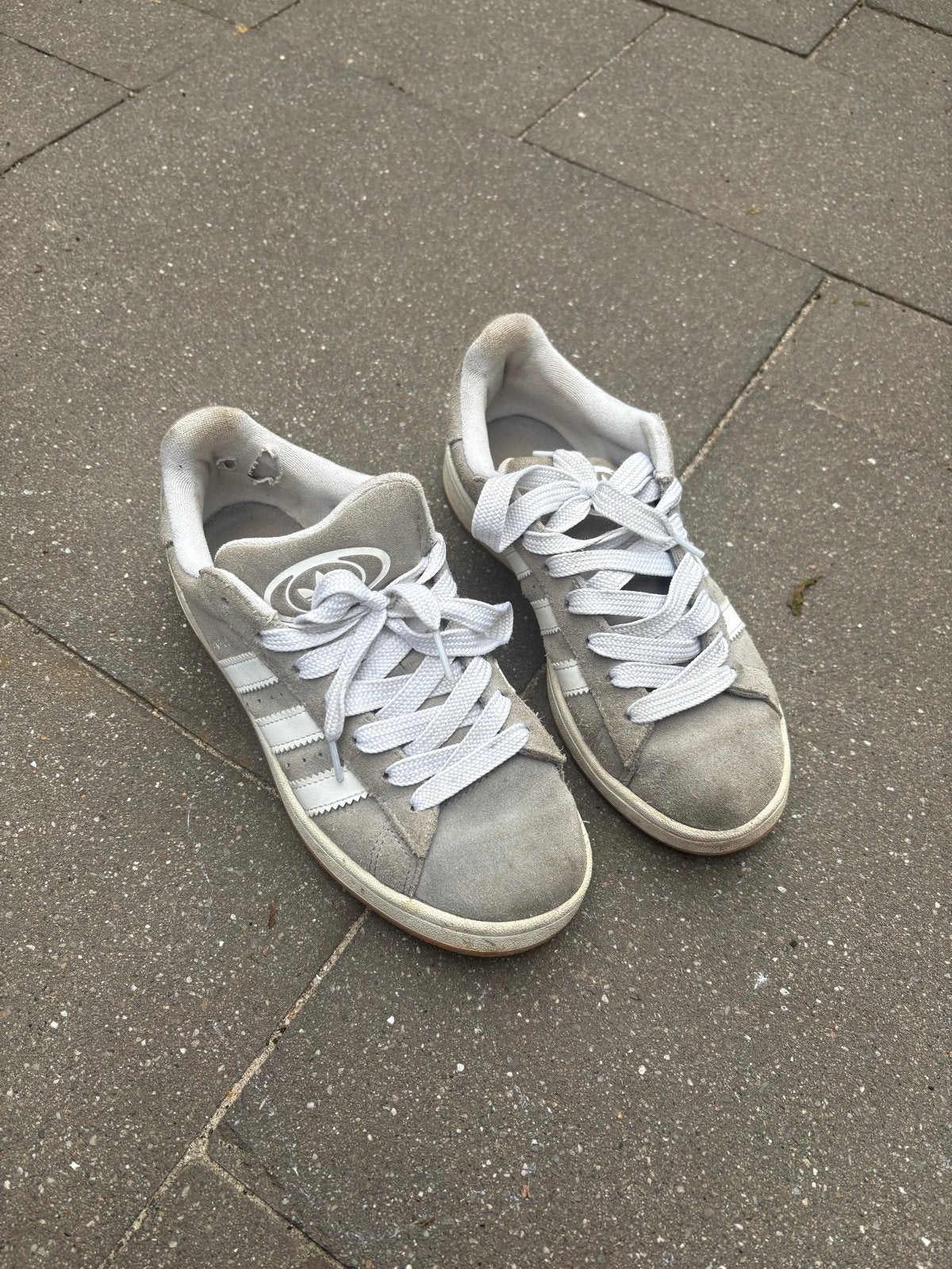 Adidas Campus sneakers grijs - Maat 38 2/3, Ophalen of Verzenden, Gedragen, Grijs, Sneakers of Gympen