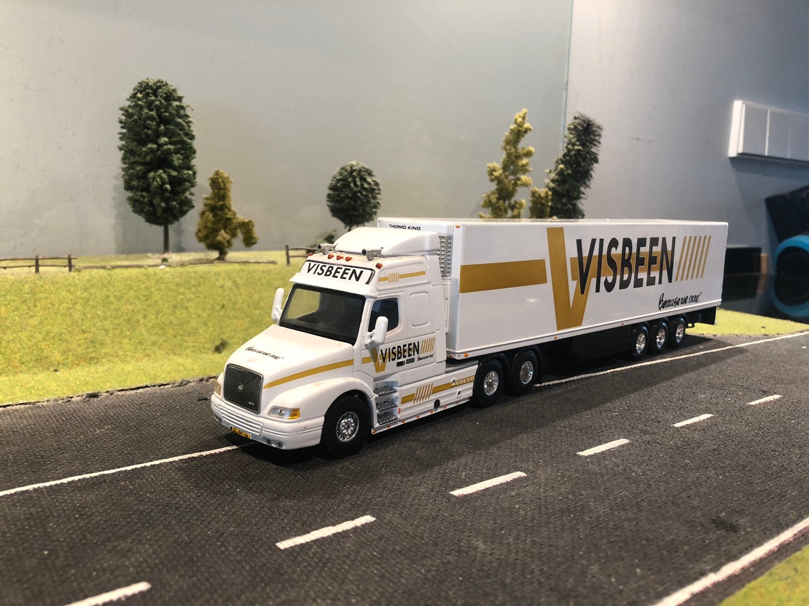 Volvo torpedo met koeloplegger van Visbeen, Ophalen of Verzenden, Zo goed als nieuw, Bus of Vrachtwagen, Lion Toys