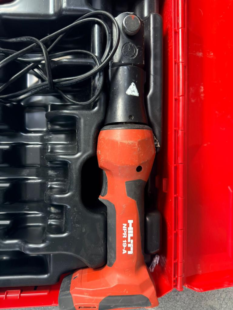 Hilti NPR 19 met twee accu’s, Ophalen of Verzenden, Gebruikt