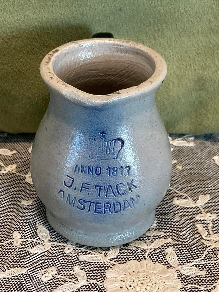 Klein blauw aardewerk kannetje JF Tack (140324), Antiek en Kunst, Ophalen of Verzenden