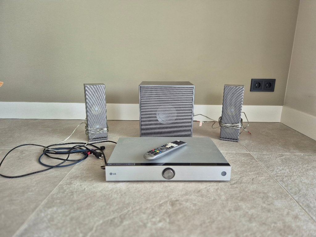 LG Home Cinema Set met Blu-ray speler en speakers, Afstandsbediening, Ophalen of Verzenden, Zo goed als nieuw, Bang & Olufsen