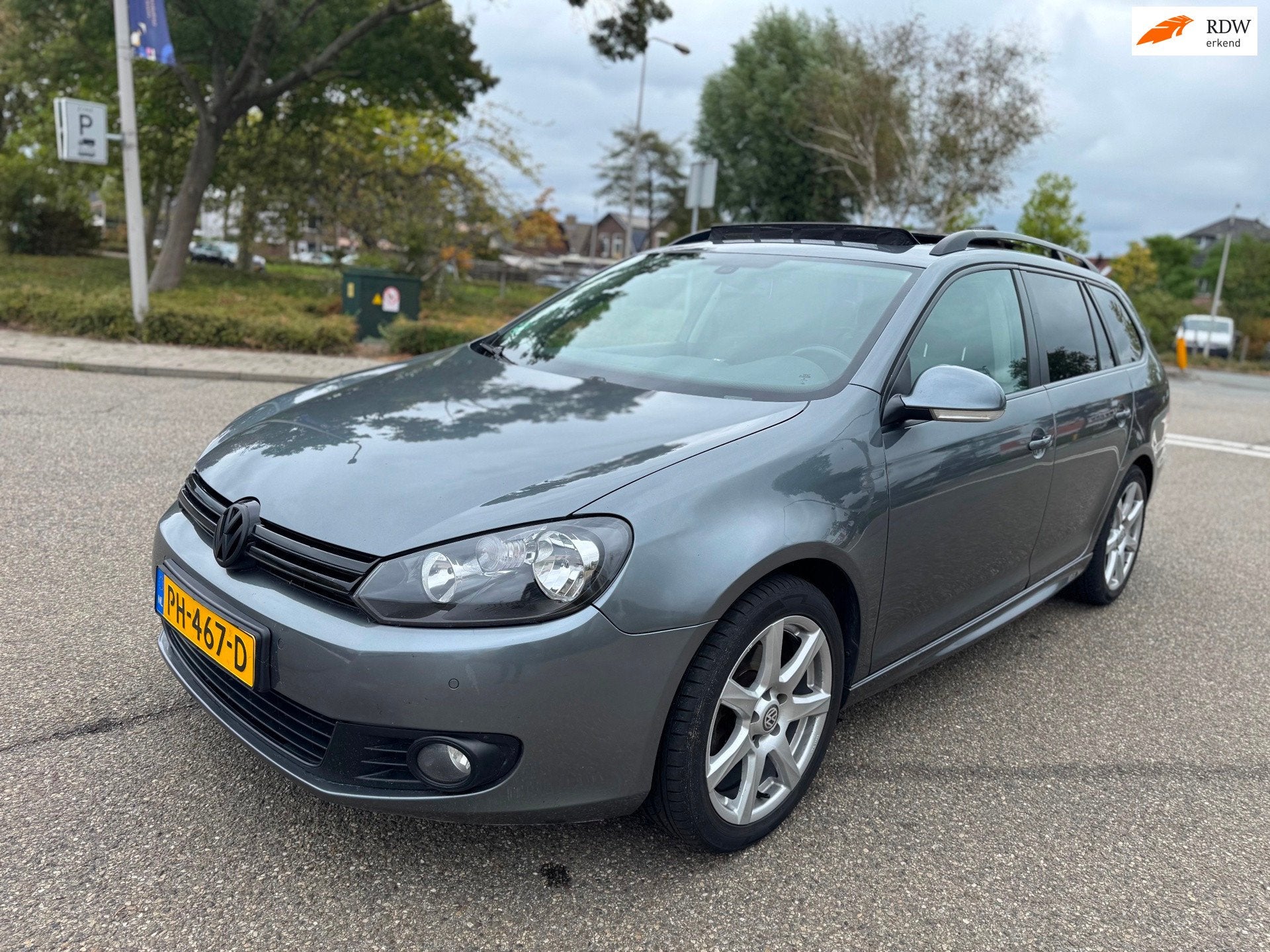 Volkswagen Golf Variant 1.6 TDI Highline BlueMotion / panora, Auto's, Voorwielaandrijving, Euro 5, Parkeersensor, Gebruikt