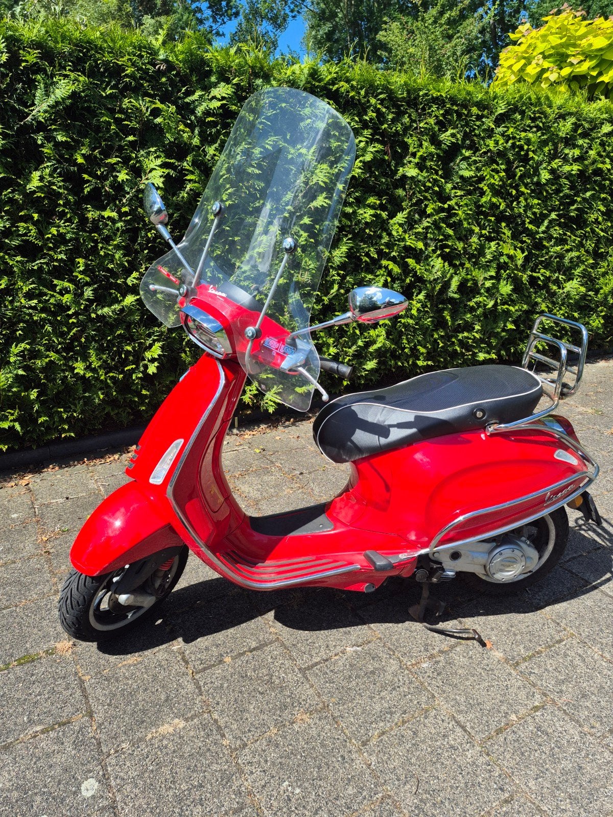 Vespa Sprint Rood E5 met windscherm en bagagedrager, Fietsen en Brommers, Scooters | Vespa, Ophalen of Verzenden, Benzine