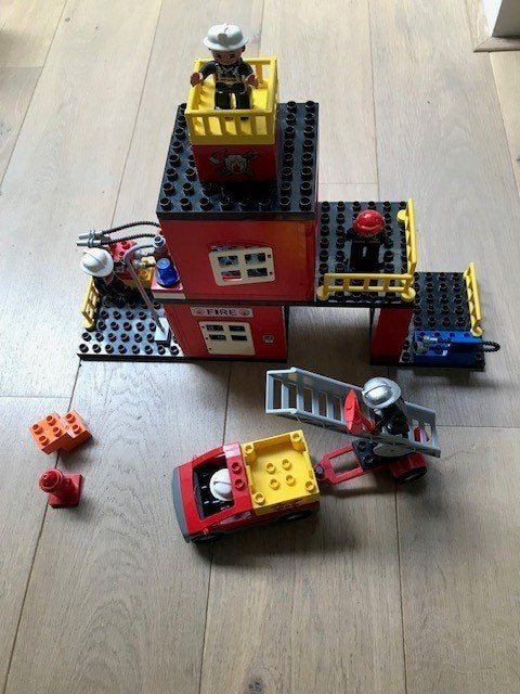 Duplo brandweerkazerne retro, Ophalen, Inclusief minifiguren, Duplo, Complete set