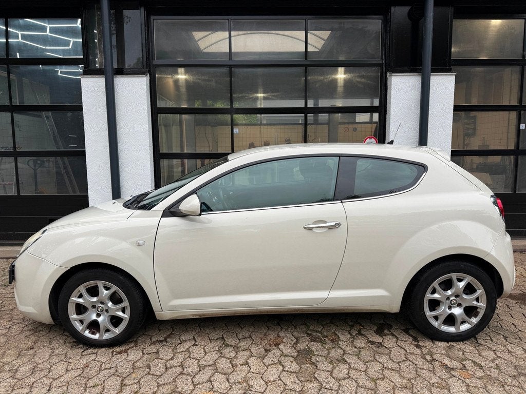 Alfa Romeo MiTo 1.3 JTDm ECO Essential *Clima*PDC*Cruise*Nie, Auto's, Alfa Romeo, Voorwielaandrijving, Euro 5, Gebruikt, Zwart