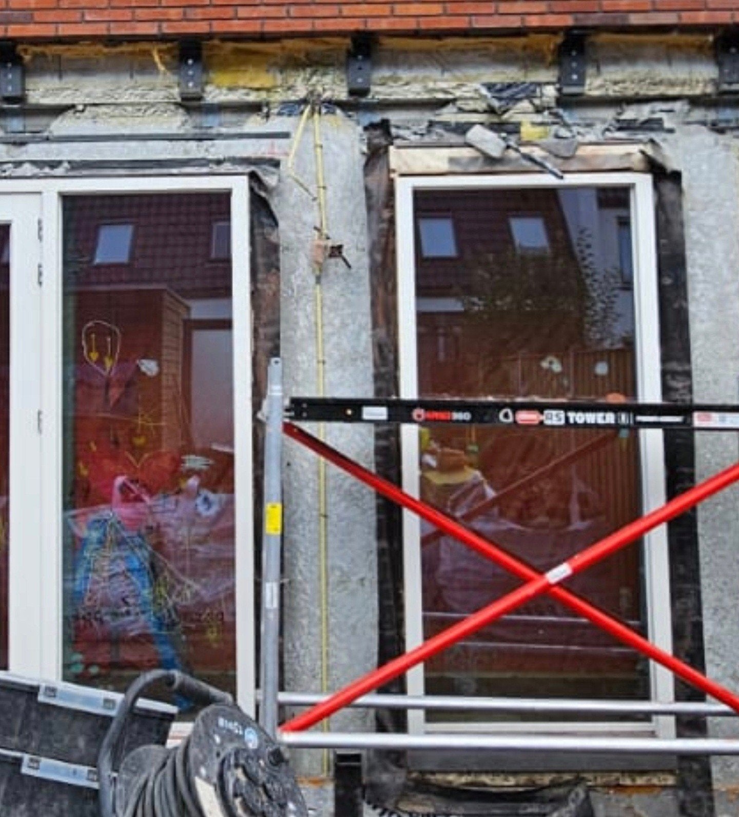 Raamkozijn hardhout
Dubbelglas
Stenen Onderdorpel, Ophalen, 120 cm of meer, Buitendeur, 200 tot 215 cm