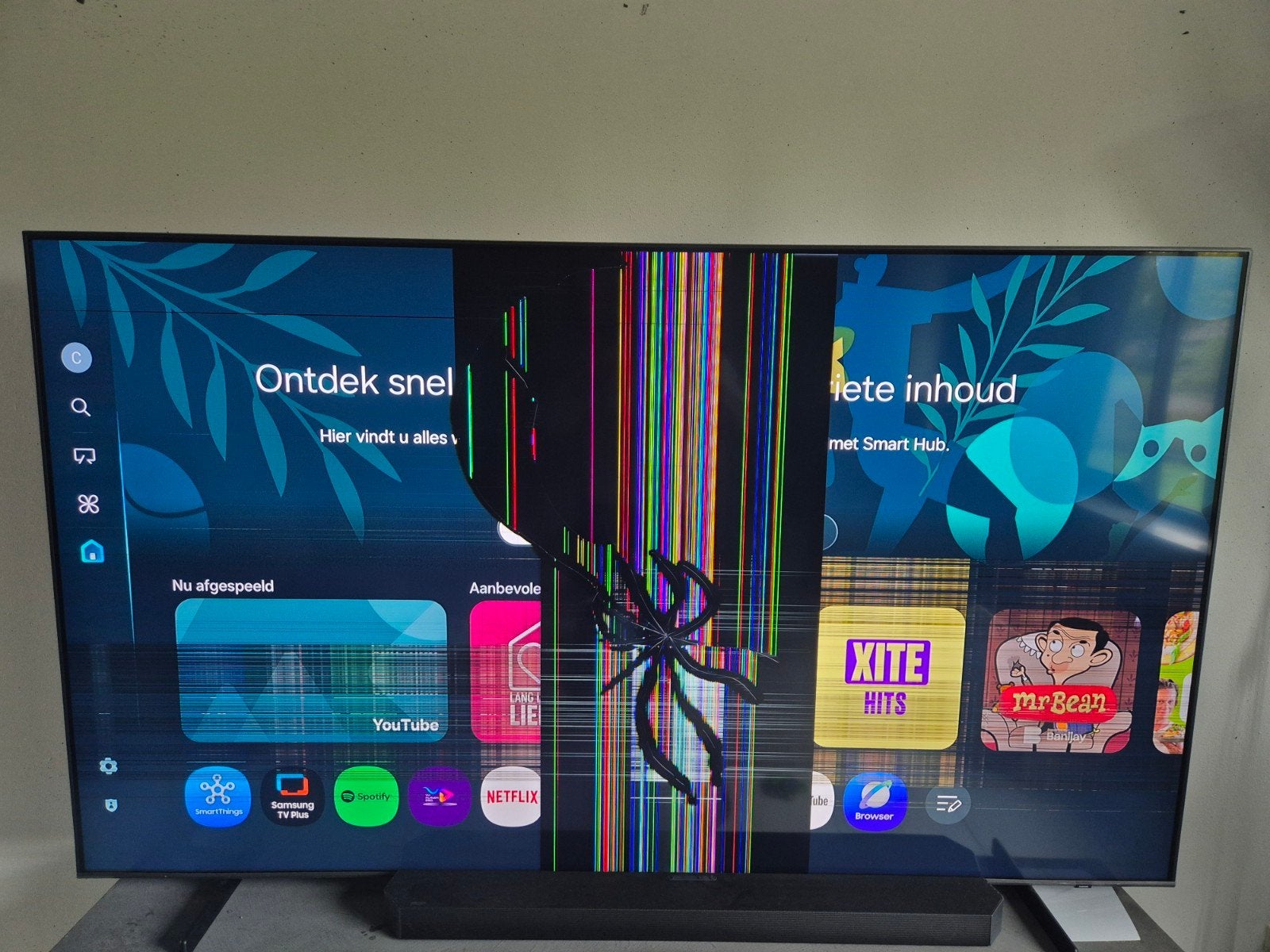 Defecte Samsung 85-inch QLED Q60D TV - Voor onderdelen, QLED, Ophalen of Verzenden, Samsung, 4k (UHD)