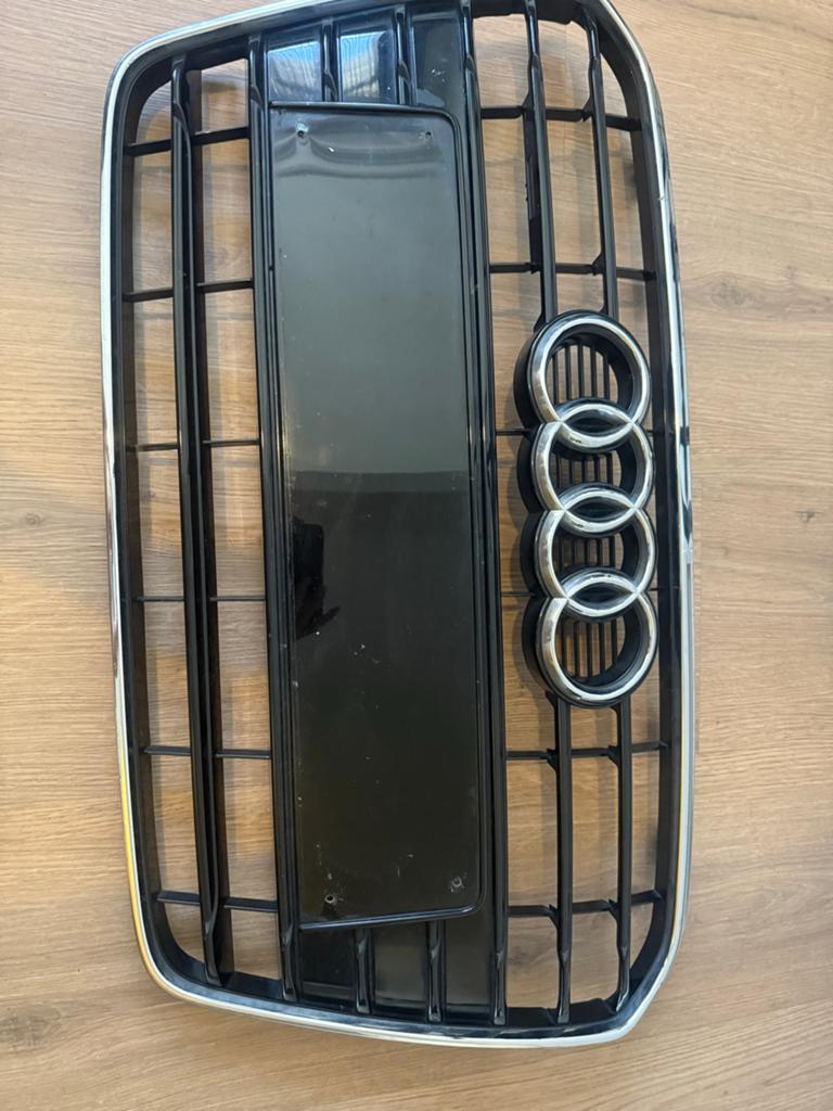 Grill Audi A5 S-line 2012-2016 Origineel, Gebruikt, Voor, Bumper, Audi